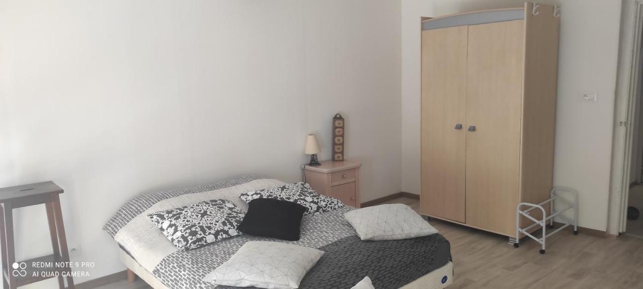 Les Plaisirs De La Ruralite Apartment Vendresse Luaran gambar