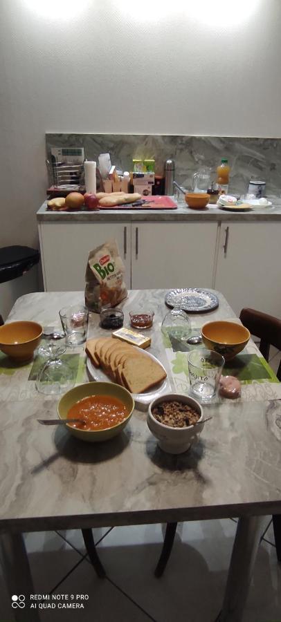 Les Plaisirs De La Ruralite Apartment Vendresse Luaran gambar
