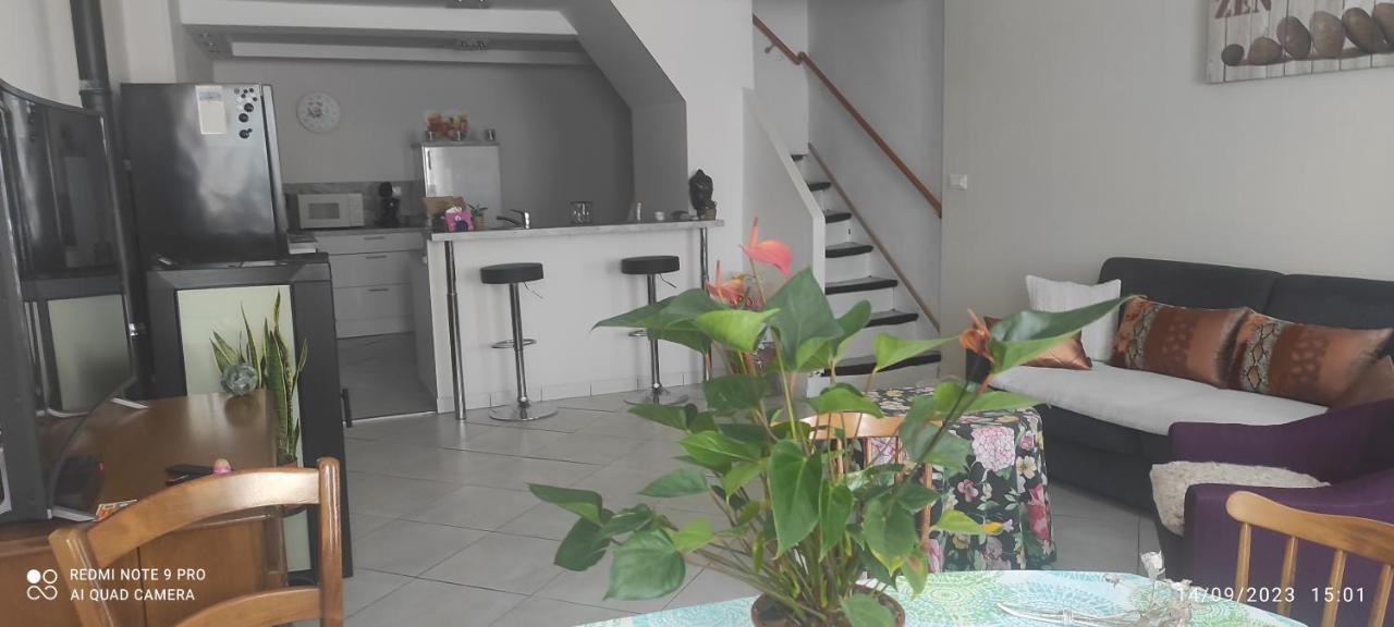 Les Plaisirs De La Ruralite Apartment Vendresse Luaran gambar